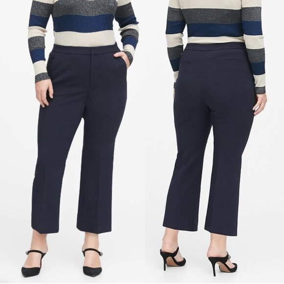 NWT BANANA REPUBLIC High-Rise Crop Flare Pant with Stretch Navy Size 6 - Picture 2 of 10